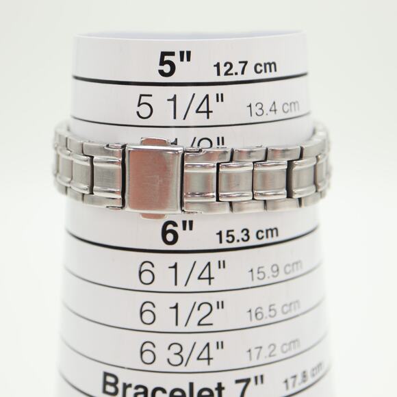 Bulova Womens Silver Tone Blue 26mm Date Watch 5.5" Steel Bracelet w New Battery - Picture 4 of 13